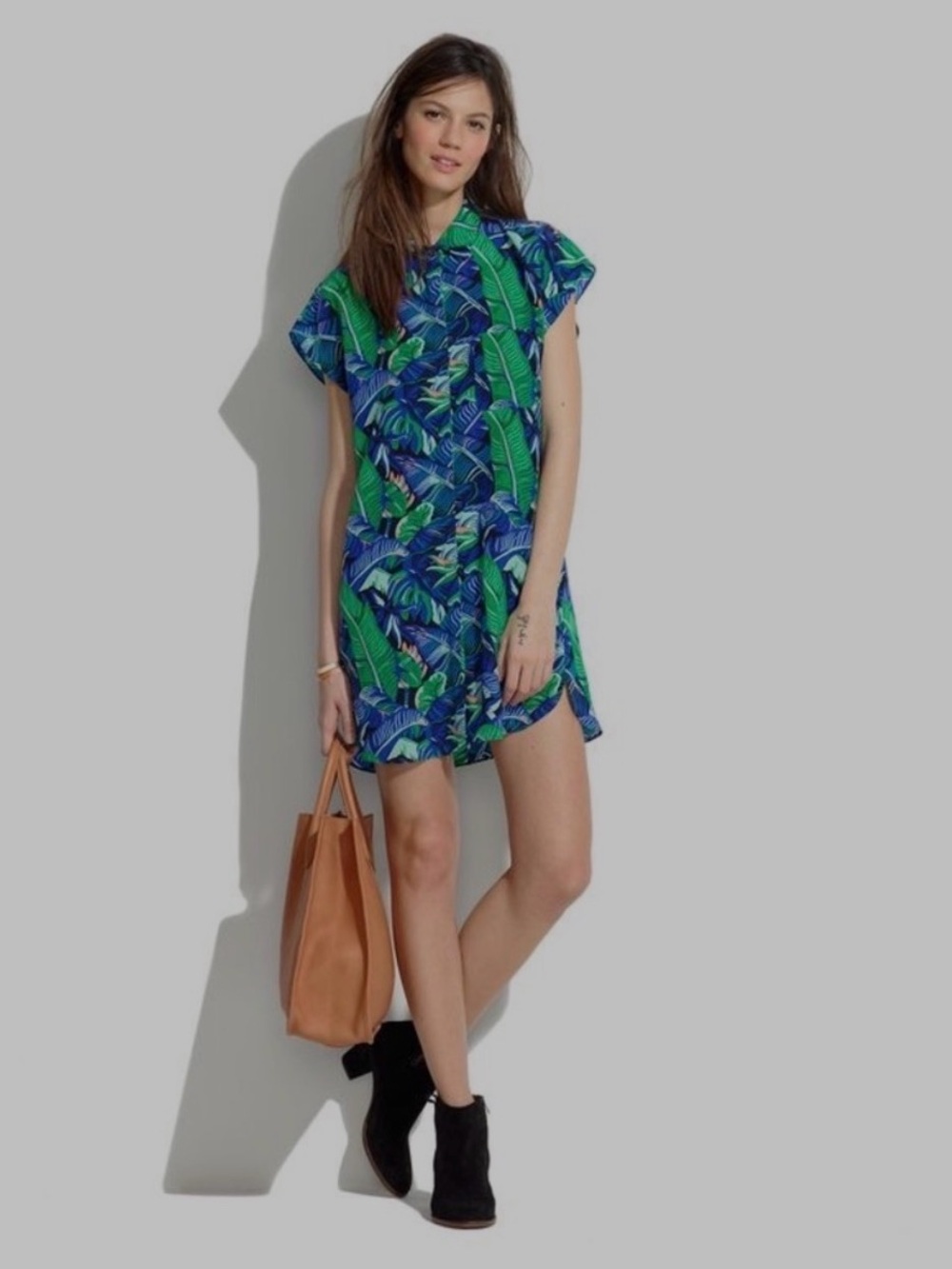WHIT 100% silk  tropical print shirt Dress size M